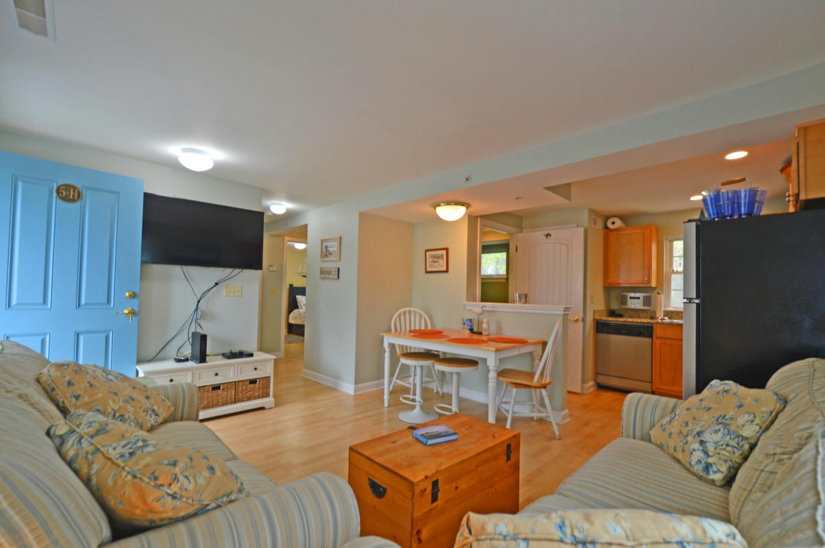 272 MILLS RD # 5H, KENNEBUNKPORT, ME 04046, photo 1 of 20