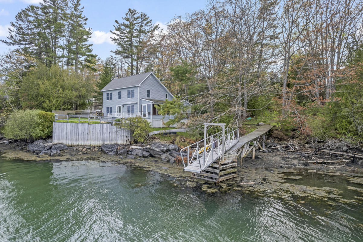 27 S DYERS COVE RD, HARPSWELL, ME 04079, photo 1 of 89
